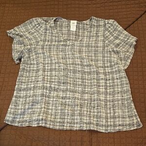 Gray and White Boxy Short Sleeve Blouse